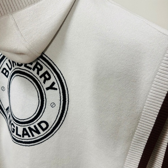 Burberry Carla Logo Hooded Wool Blend Cape - Picture 9 of 16